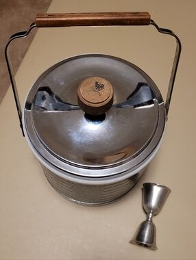 Vintage Atapco Ice Bucket Black Faux Alligator Chrome Mid Century Modern.